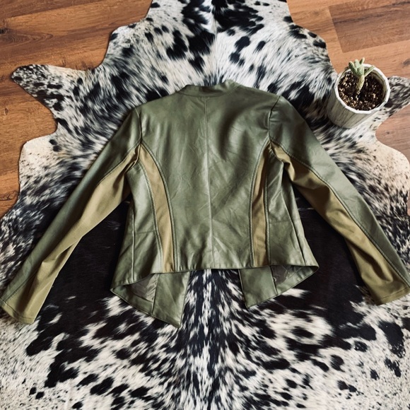 Womens Faux Leather Blazer - Picture 5 of 8